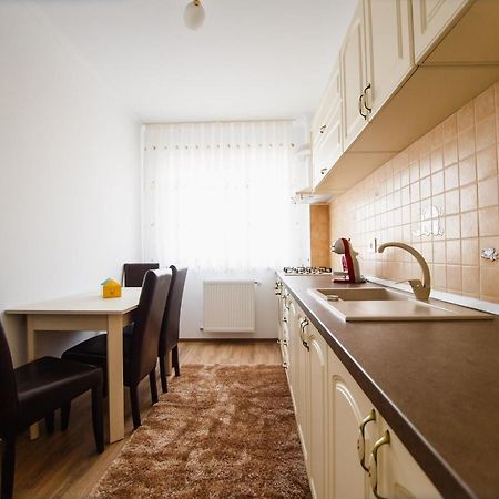 Bright & Elegant Central Apartment Oradea Buitenkant foto