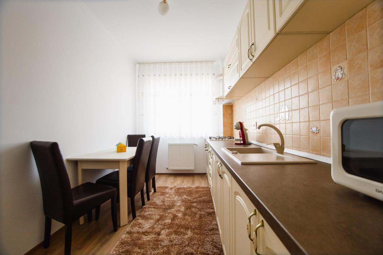 Bright & Elegant Central Apartment Oradea Buitenkant foto